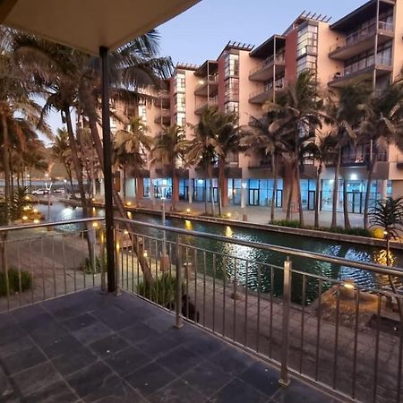 Accommodation Front - Homely 6 Sleeper With Canal Views Near The Beach Durban Exterior photo