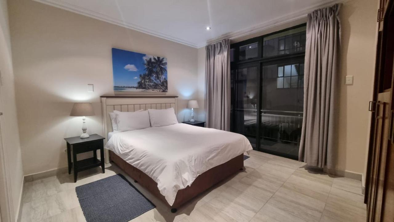 Accommodation Front - Homely 6 Sleeper With Canal Views Near The Beach Durban Exterior photo