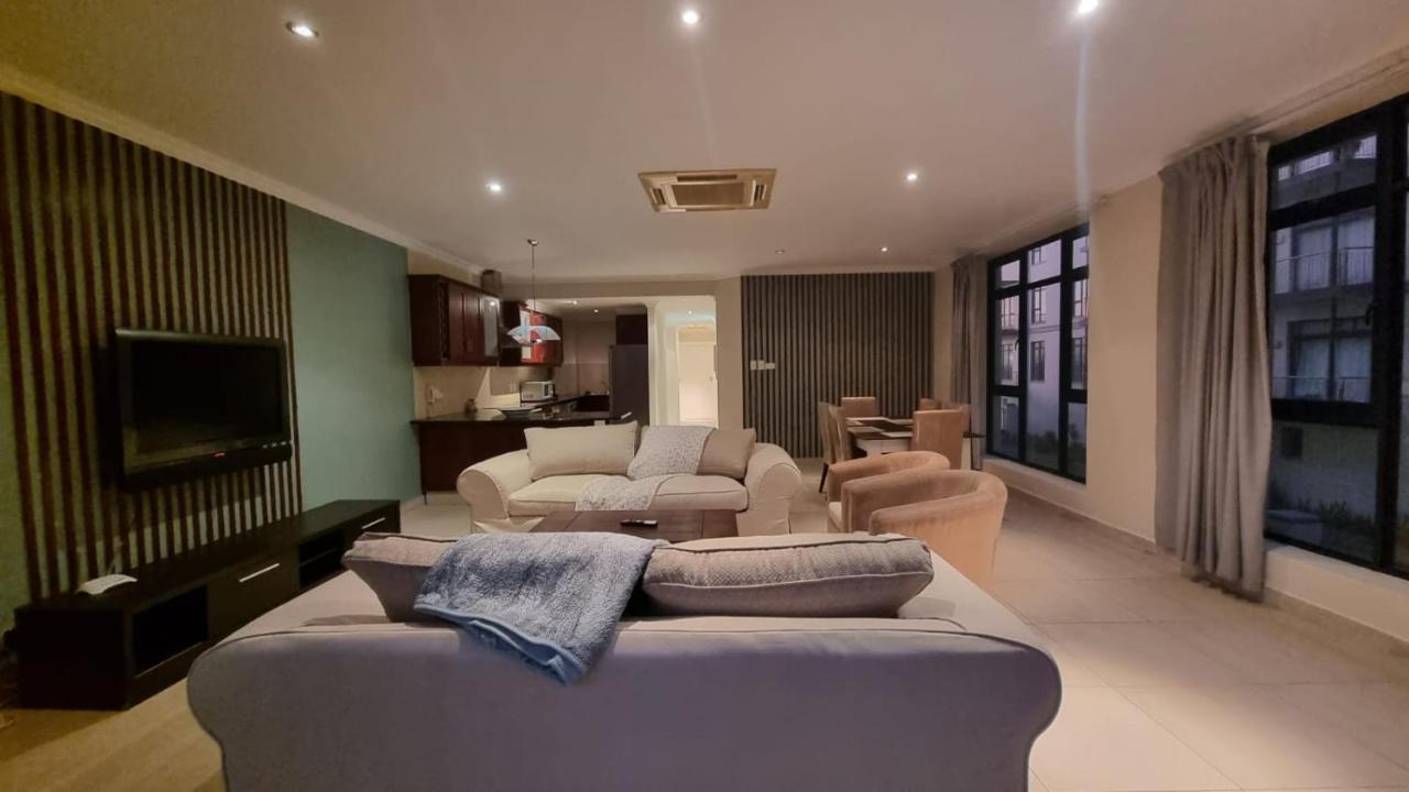 Accommodation Front - Homely 6 Sleeper With Canal Views Near The Beach Durban Exterior photo