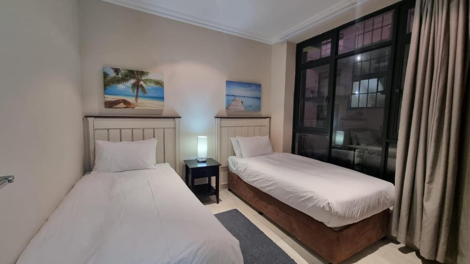 Accommodation Front - Homely 6 Sleeper With Canal Views Near The Beach Durban Exterior photo