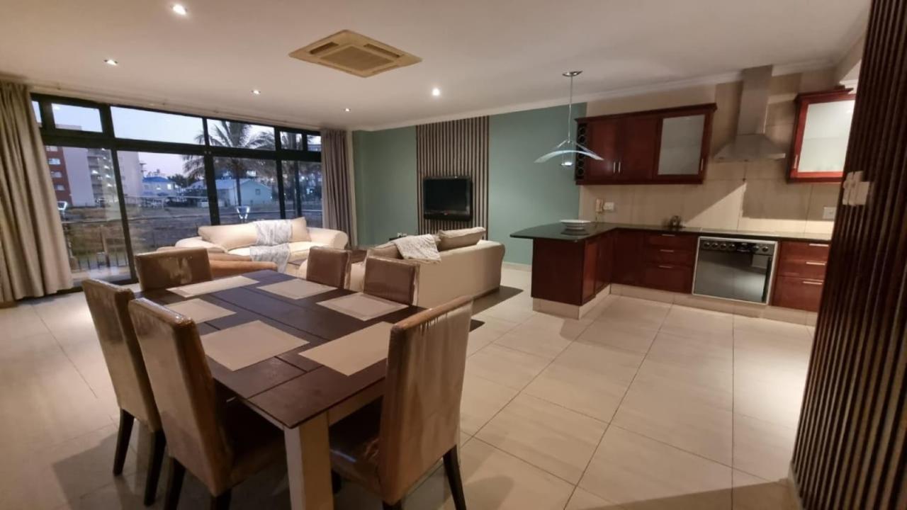 Accommodation Front - Homely 6 Sleeper With Canal Views Near The Beach Durban Exterior photo